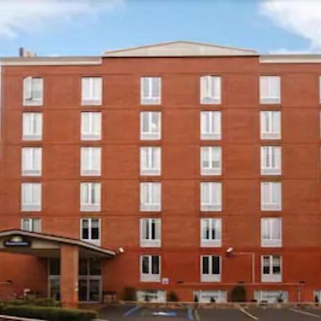 Days Inn By Wyndham Long Island City Ню Йорк Екстериор снимка