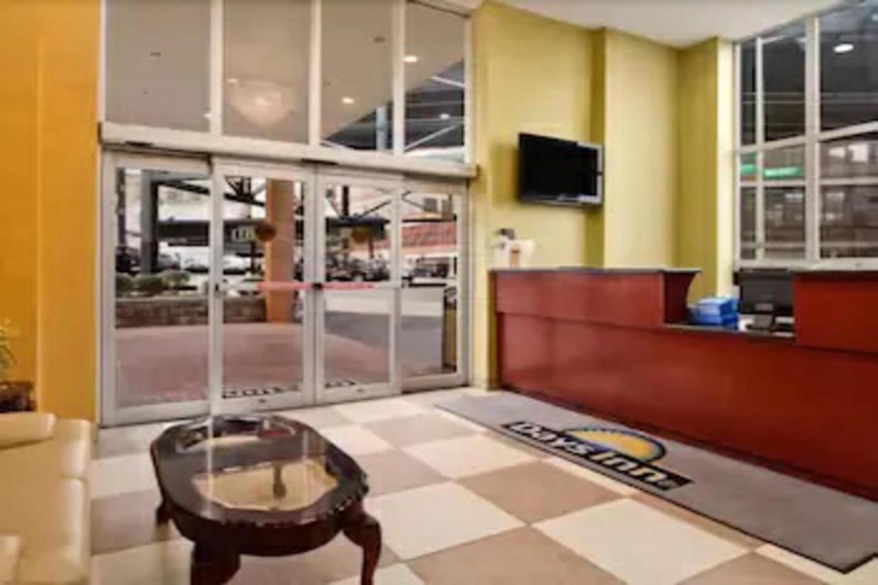 Days Inn By Wyndham Long Island City Ню Йорк Екстериор снимка